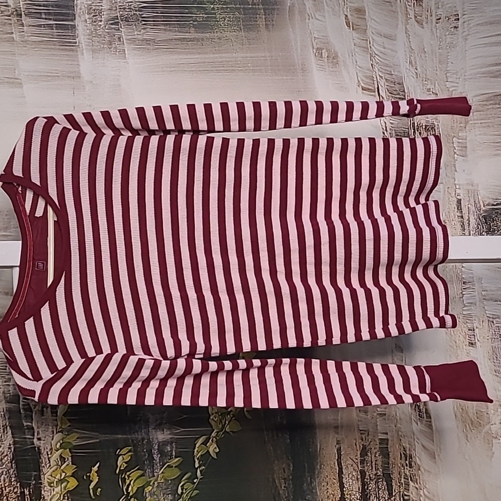 Gap Womens Large burgundy striped long sleeve waffle ribbed shirt